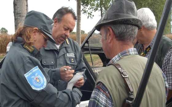 Caccia in valle, doppiette assolte: “Non avevano richiami proibiti. E quell’area non è protetta”